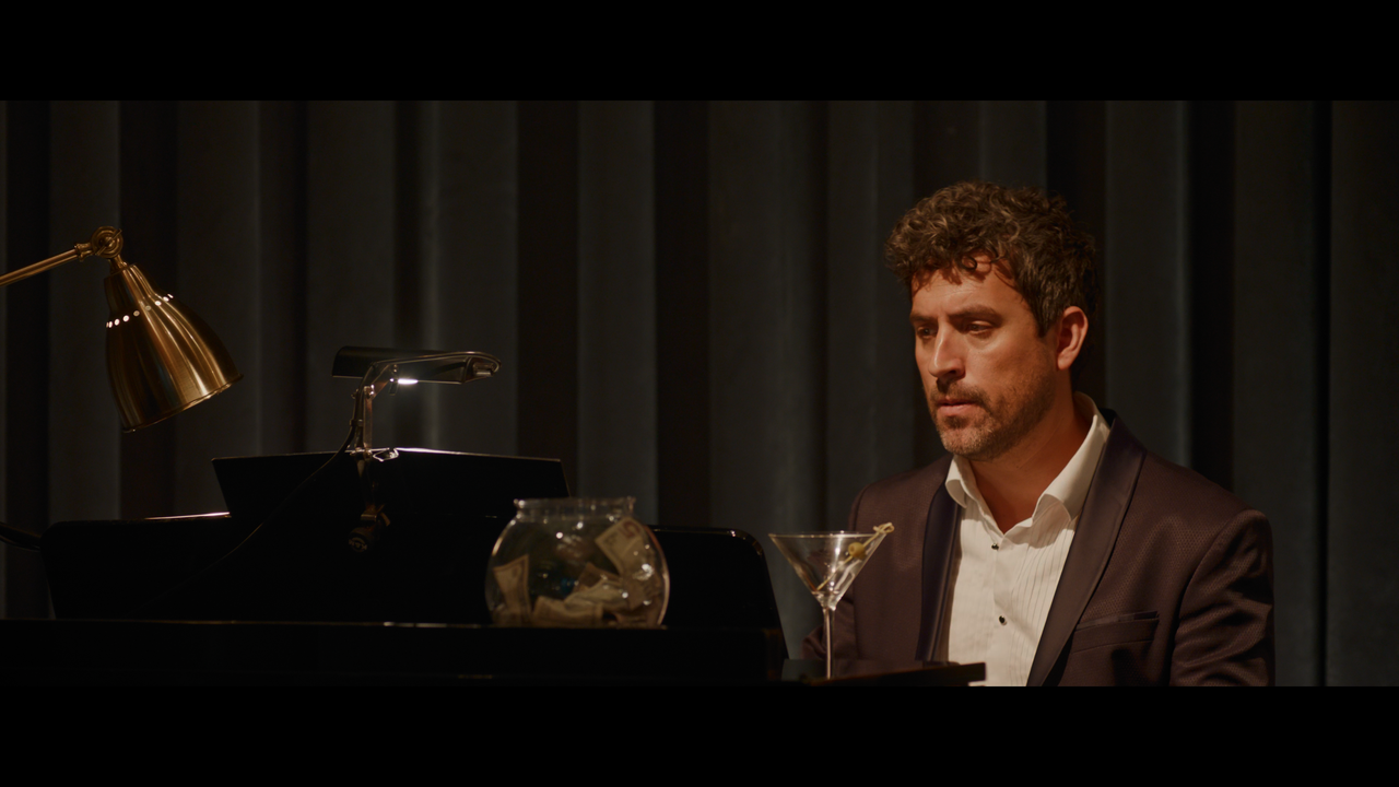 mpv-shot_Drop.2025.2160p.UHD.BDRemux.HDR.DV.HEVC-Нечипорук_00_51_55_0007