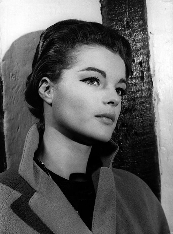 romy_schneider_jv81
