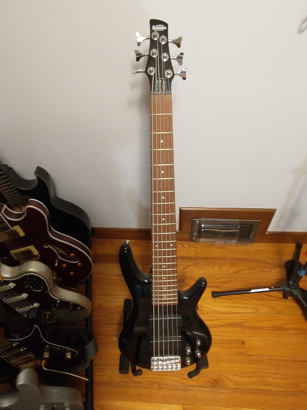 Ibanez-Gio-GSR206-Bass-Guitar.jpg