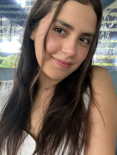 Sam Rivadeneira (Asesora)