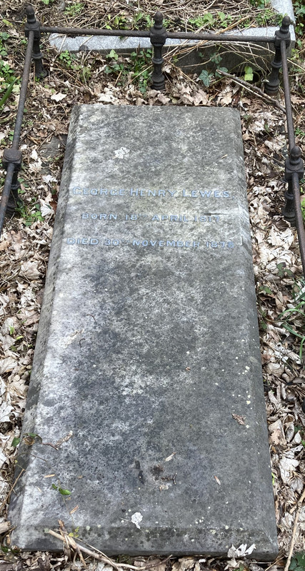 Grave-of-George-Henry-Lewes-in-Highgate-Cemetery