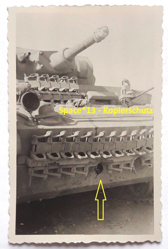 Foto Panzer 3 mit Einschuß in Afrika, Afrika Kor