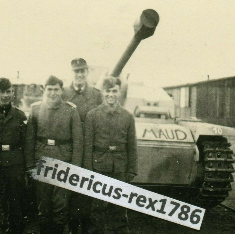 J5 Foto 3 Sturmgeschütz StuG Abt. Luftwaffe Panzerjäger Jagdpanzer Geschütz Maud