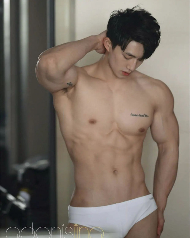 Photo by 幼儿园的c老师 on January 05, 2024. May be an image of 1 person and body building.