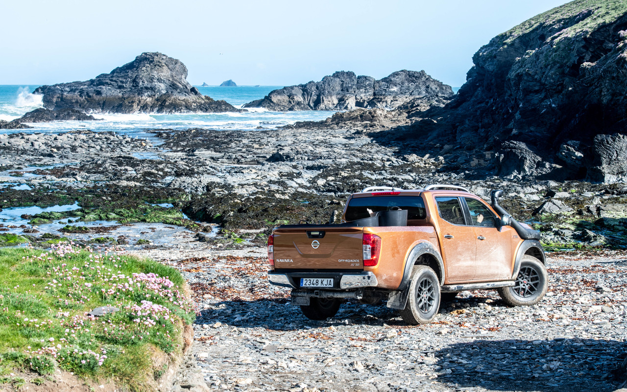Nissan Navara Off-Roader AT32 (6)
