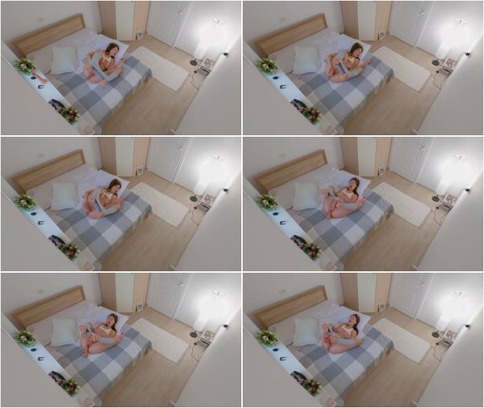 [Image: Watching-porn-on-the-phone-and-masturbating-3.jpg]