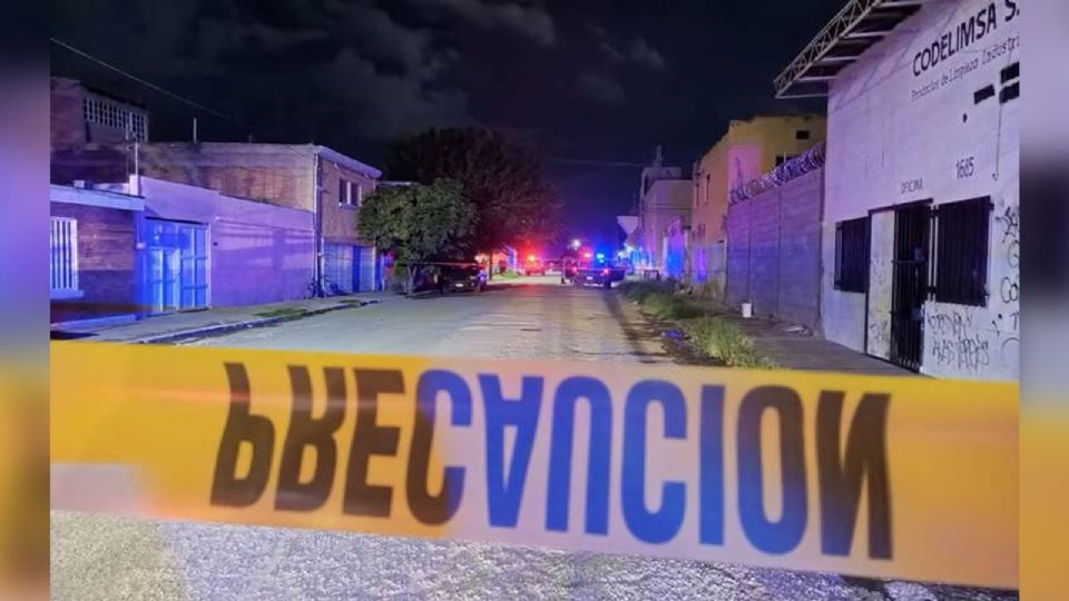 Encuentran a una mujer asesinada al interior de domicilio; estaba encobijada