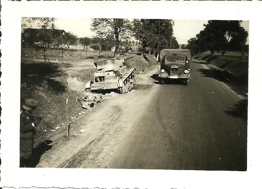 Foto Poln Beutepanzer 7TP Kampfeinsatz Rawa Pole