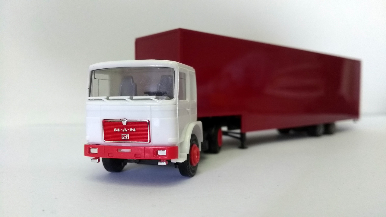 Mach (2758)