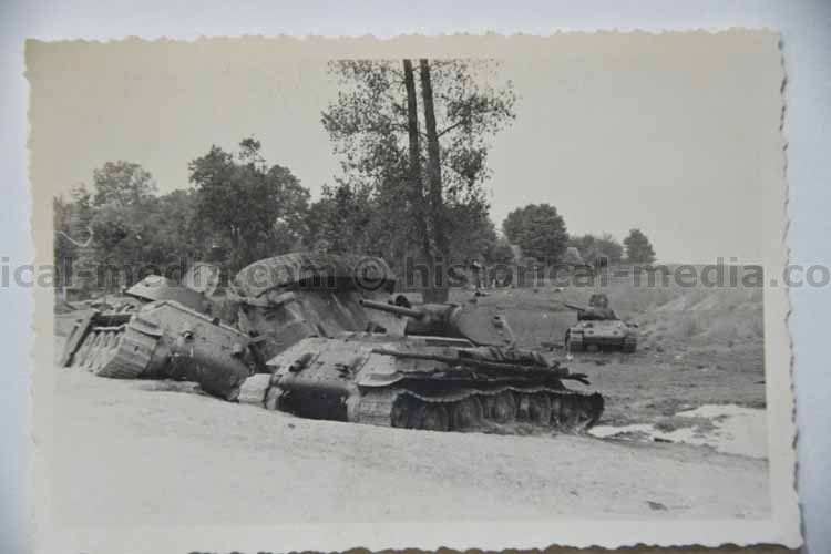 images of Russian T-34 tanks (1)