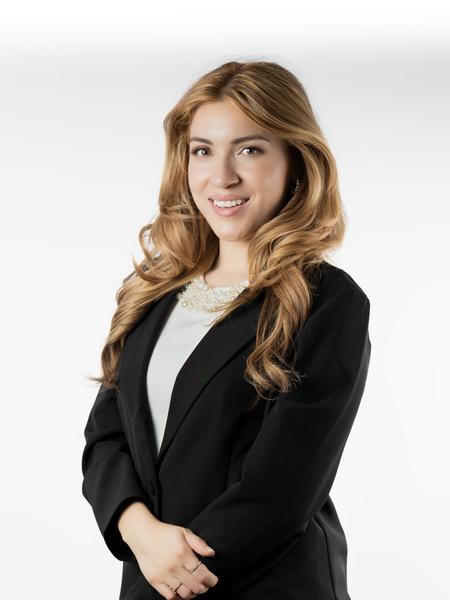 Annette, Bilingual English/Spanish Producer at Awan Insurance Agency