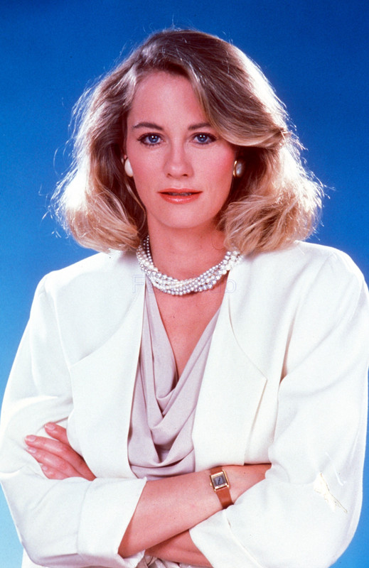 CybillShepherd_b30