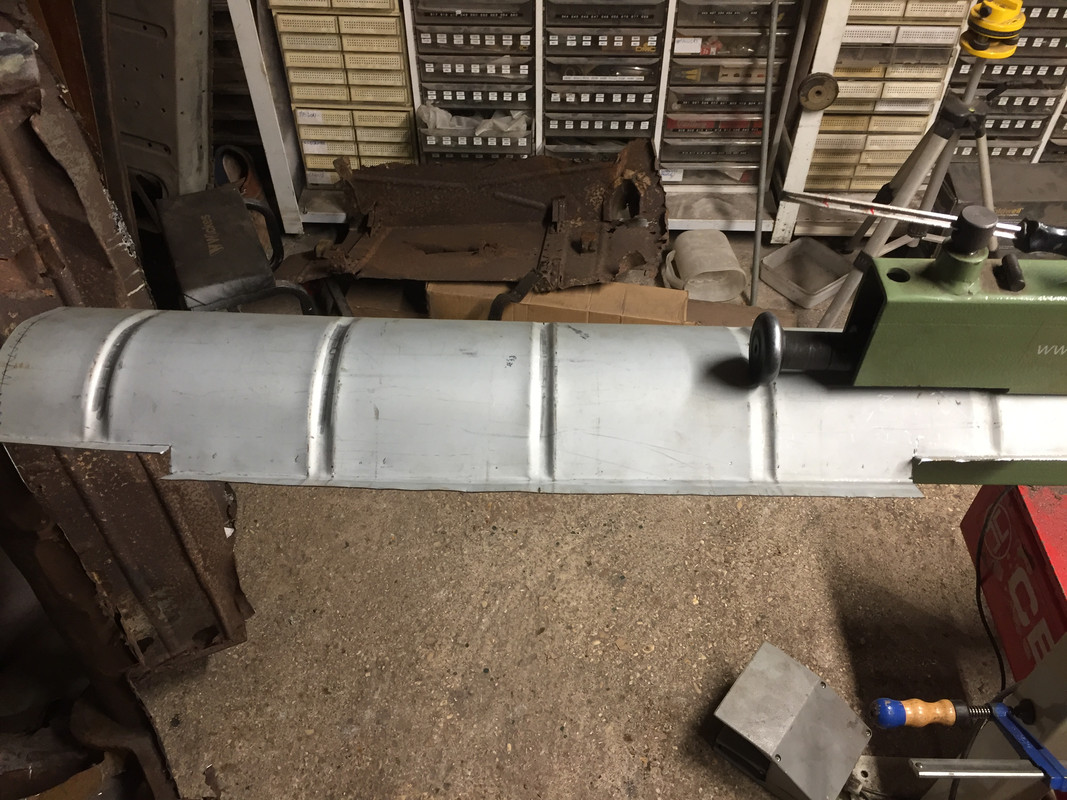 5BF32CB8-6EBD-408F-A13C-D1E5F69D4593