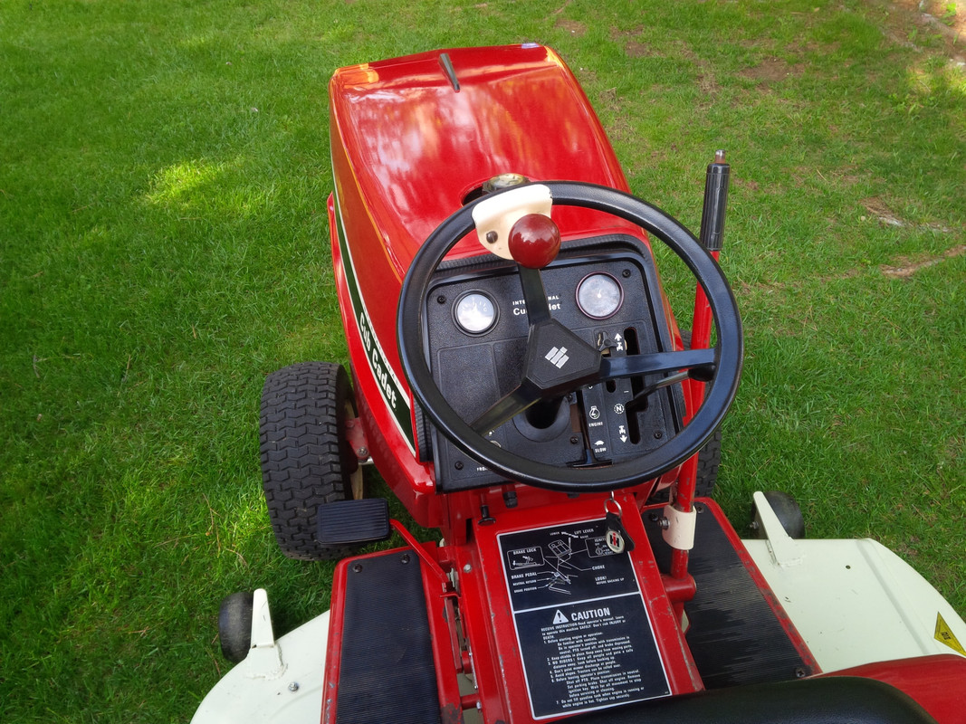 IH Cub Cadet 682 (2)