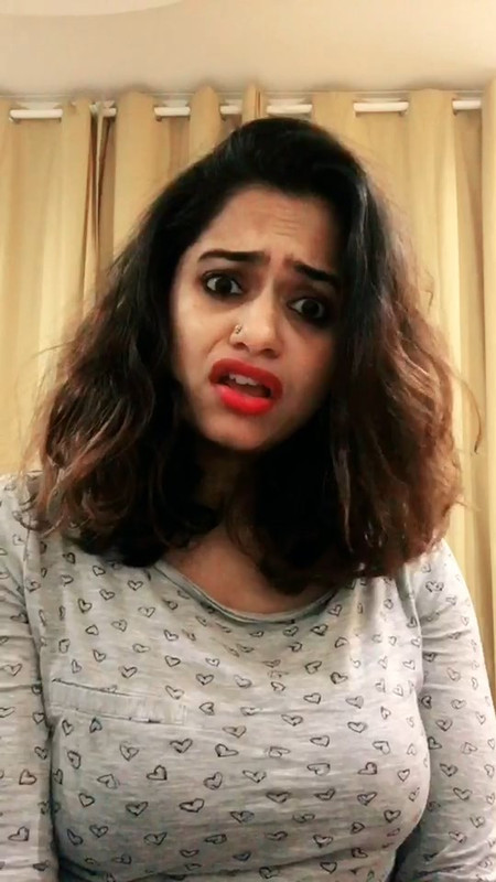 Desi girl huge tits in grey tight tshirt.mp4_snapshot_00.14.223