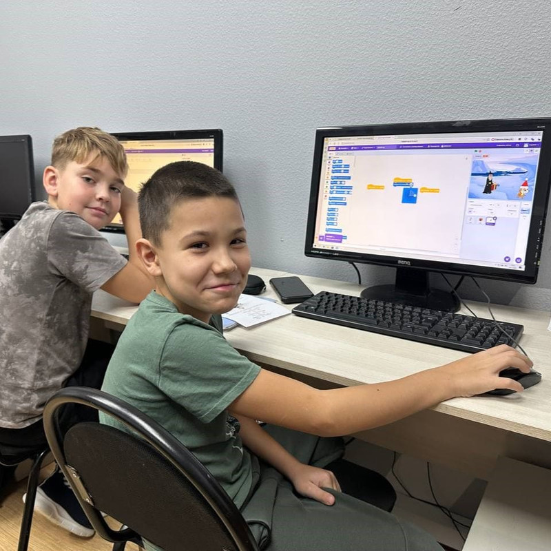 Курс программирования Scratch для детей в Вологде: ребёнок создаёт игру