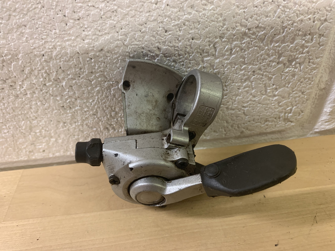 21853F0E-433D-4CC7-B2EF-7AF109F50ABF