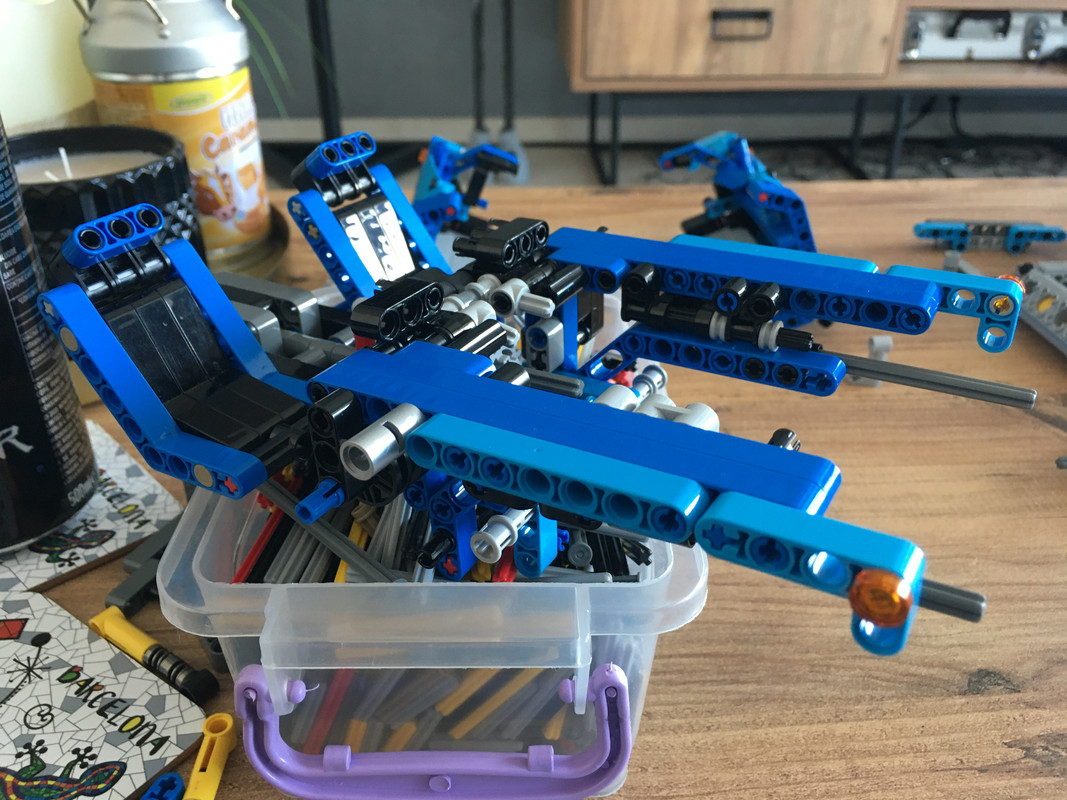 78AC4826-6AA6-49FF-90DC-5D3324530B34