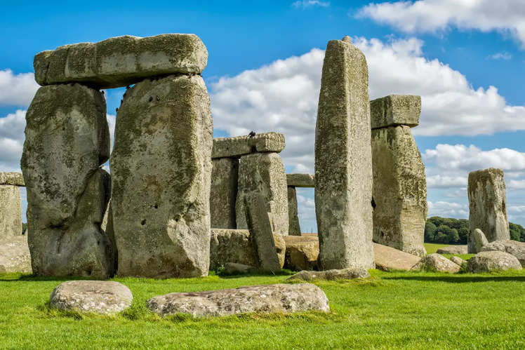 8 Must-See Ancient Sites in Urban Environments