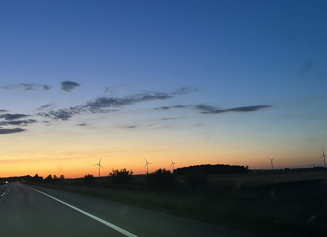 EA6B69B8-564A-4FEB-ADED-C2BC0FEDD616