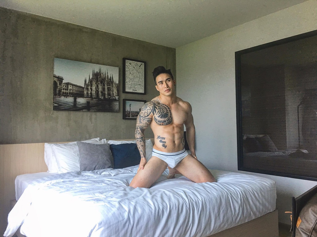 Ai đi anh callboy siêu đẹp này chưa ạ?