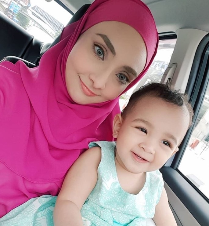 lufya omar buka tudung