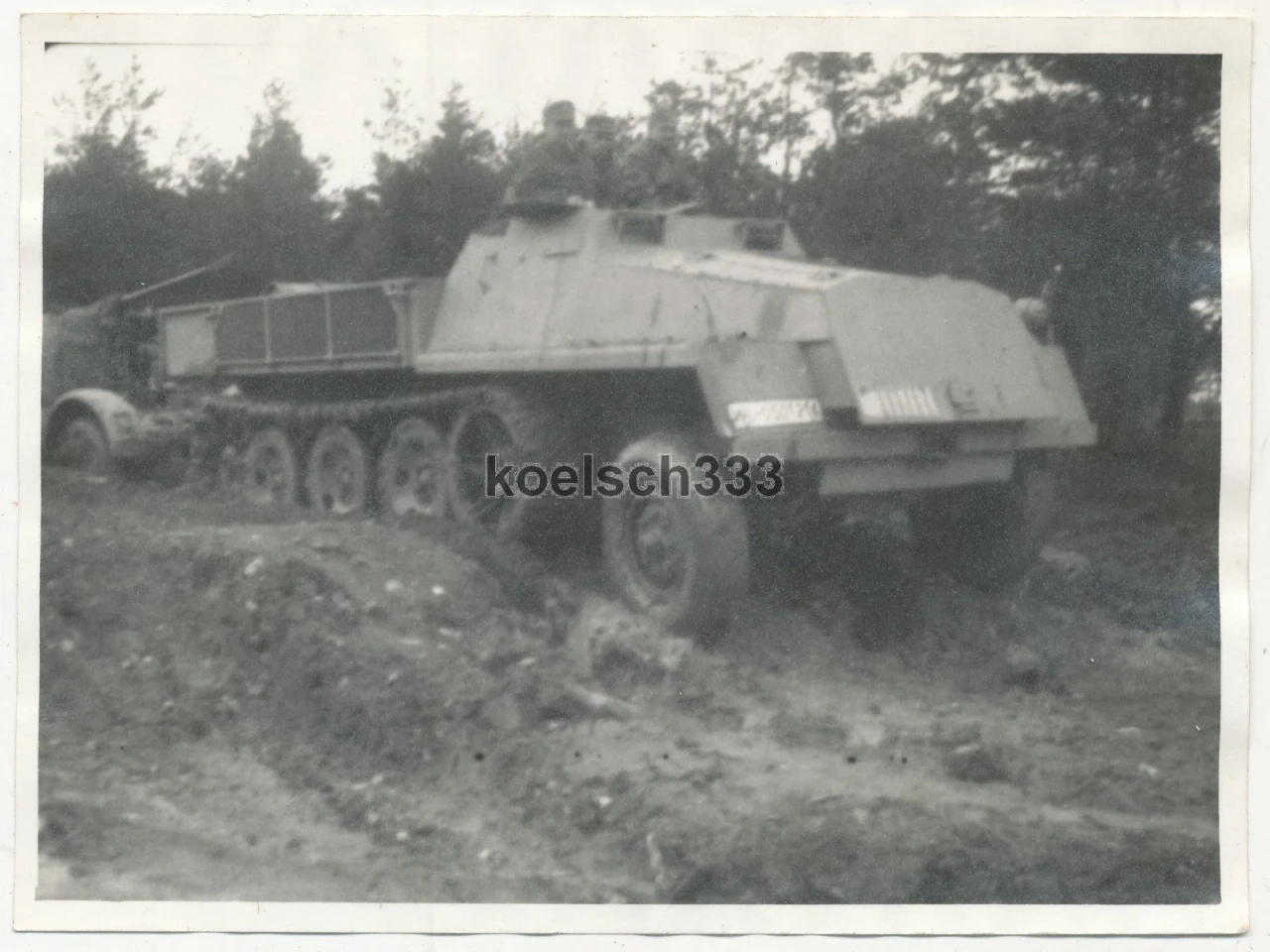Foto Panzer Halbkette Luftwaffe Betriebsstoff Munition Schlepper Sd Kfz (3)