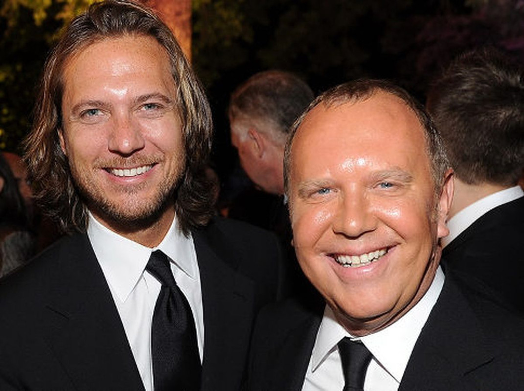 Michael Kors Net Worth|Wiki,bio, fashion designer,earnings, his fashion  outlet, career