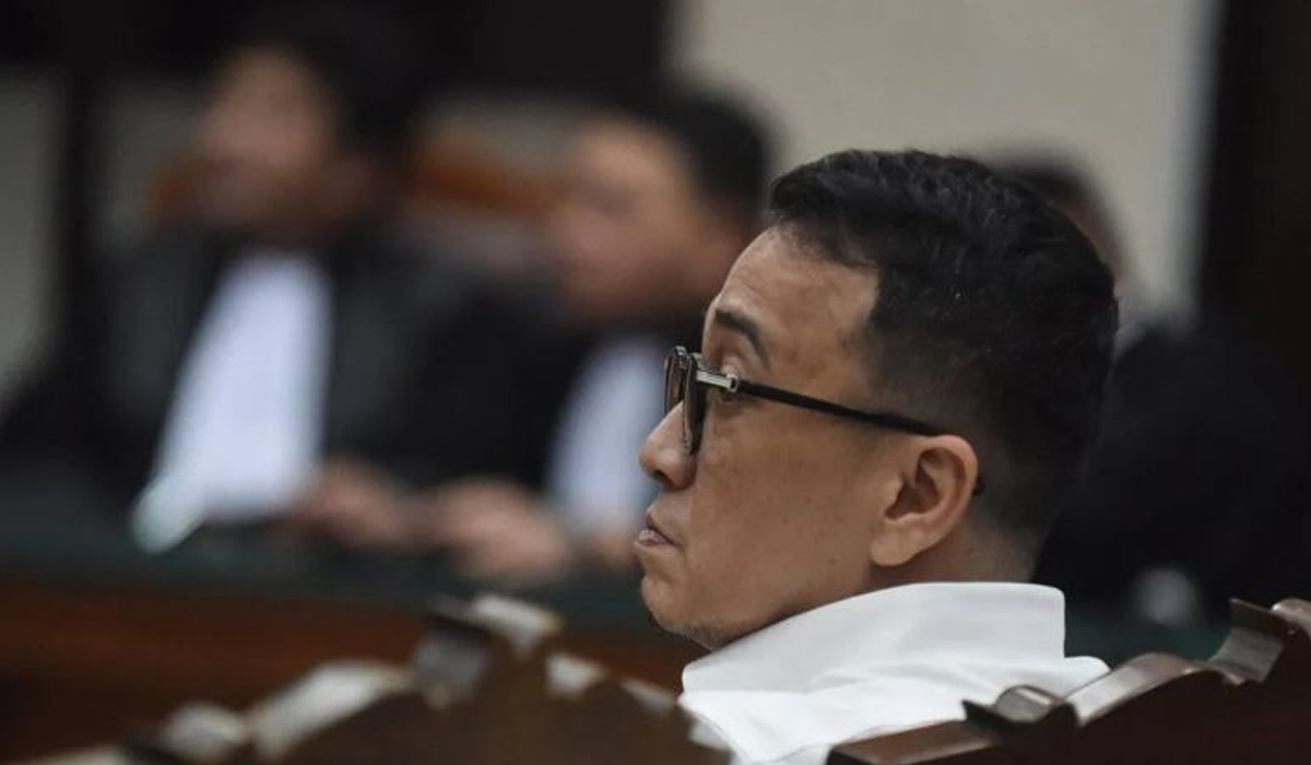 Heboh! Berangkatkan Umrah Pakai Uang Judol, Rajo Emirsyah Divonis 10 Tahun!