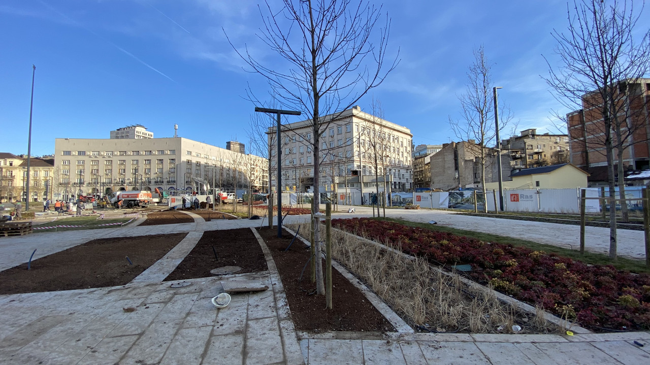 E98D7D76-8A92-45DA-AEBE-44B7065355AA