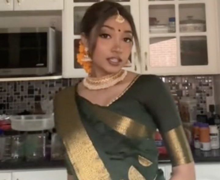 Cute nri girl giving blowjob and rubbing her pssy