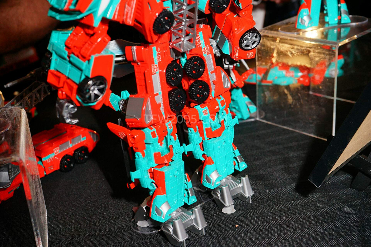 SDCC2015-Hasbro-Breakfast-Transformers-Combiner-