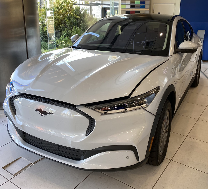 511805F0-EF36-4295-B9F8-D277576E3D40