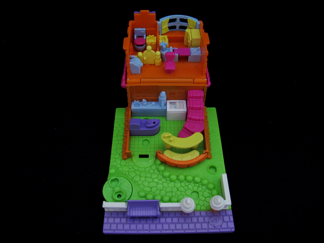 2006 Ice Cream Parlor Polly Pocket (2)