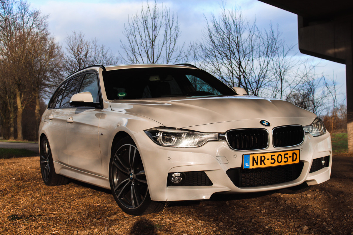 BMW 320I 2017 (3)