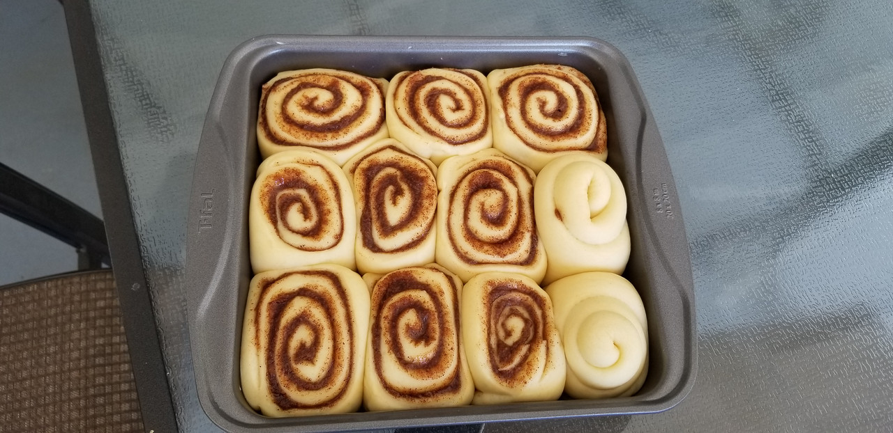 mời các bé nha .. Cinnamon-rolls