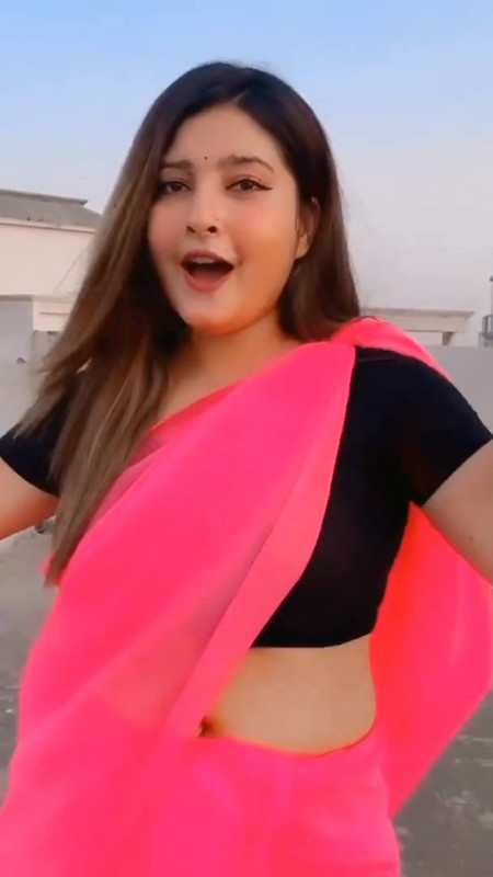 Pari MoMo hot New Instagram Reels   New Instagram Reels   Bhabhi Instagram Reels.mp4.0006