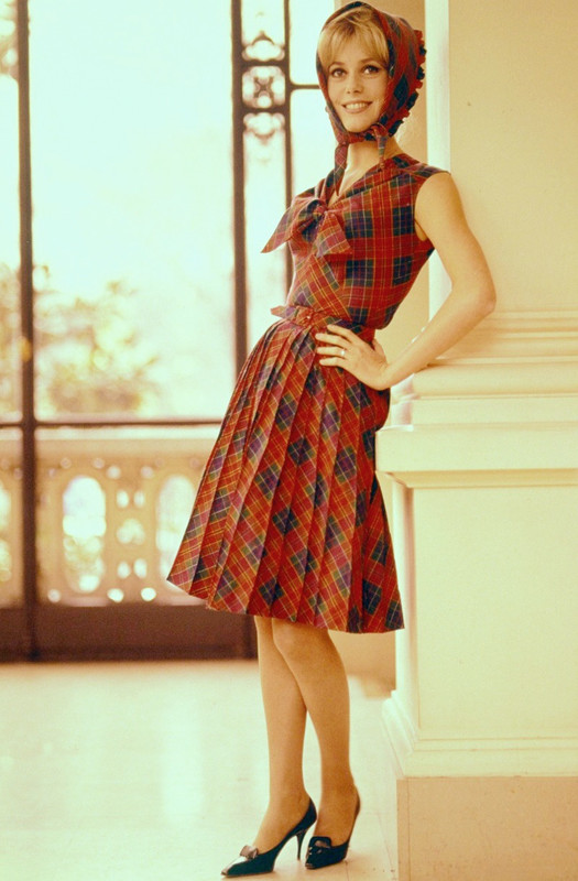 catherine_deneuve_md65