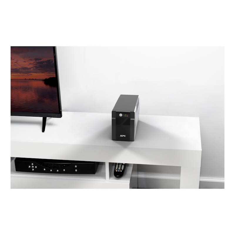 Traseira do Nobreak APC Back-UPS 700VA com 4 tomadas