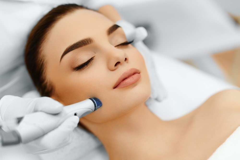 Hydra Facial