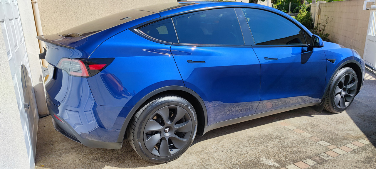 Accessoires #1] Tesla Model Y propulsion Enjoliveur noir Mat 