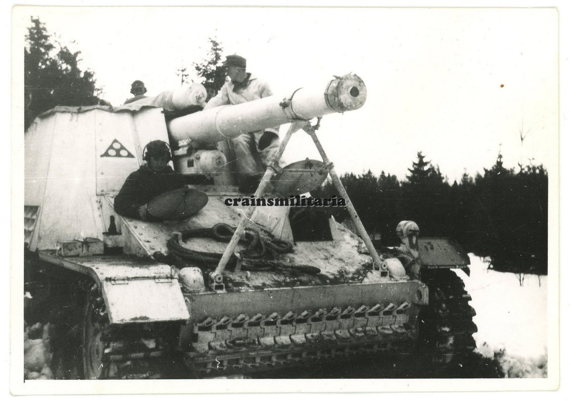 Orig. Foto AR.63 Panzerhaubitze Hummel in PARITSCHI Beresina Weissrussland 1944 (1)