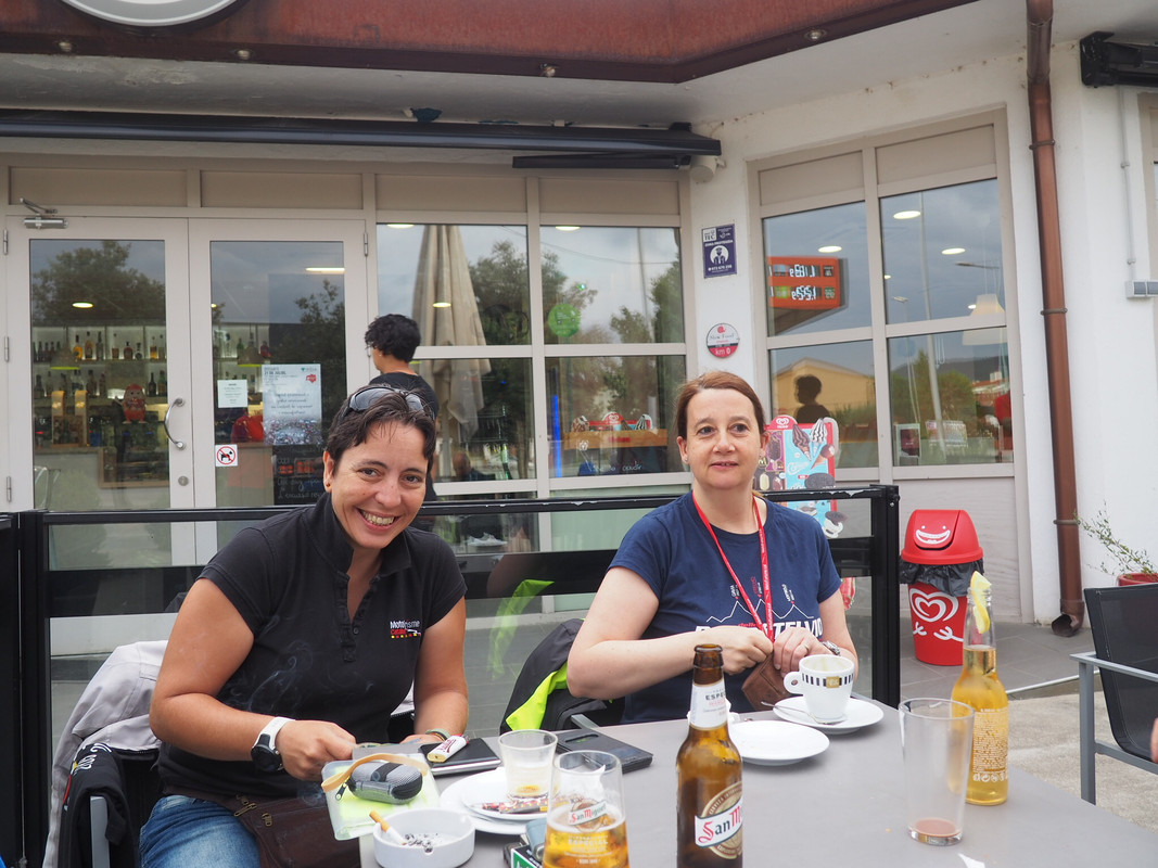 6485A864-DA8B-4D03-BB00-1E4DF1C2C892