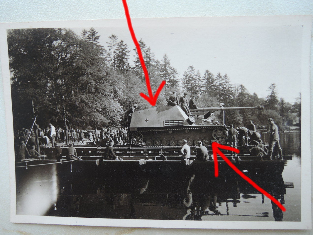 Panzerjäger Nashorn Hornisse Sdkfz 164 auf Fähre