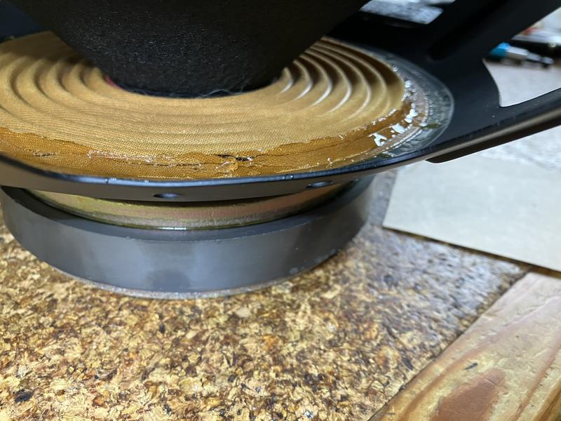 [Bild: Zentrierspinne-Klebung3.jpg]