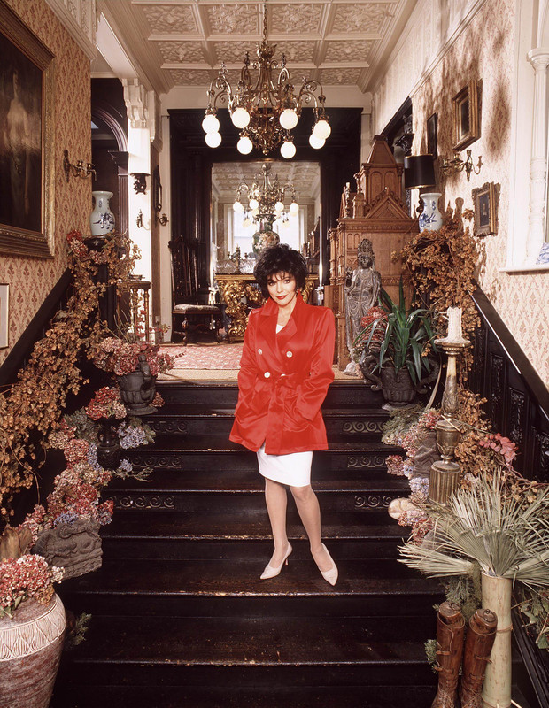 Joan_Collins_e17