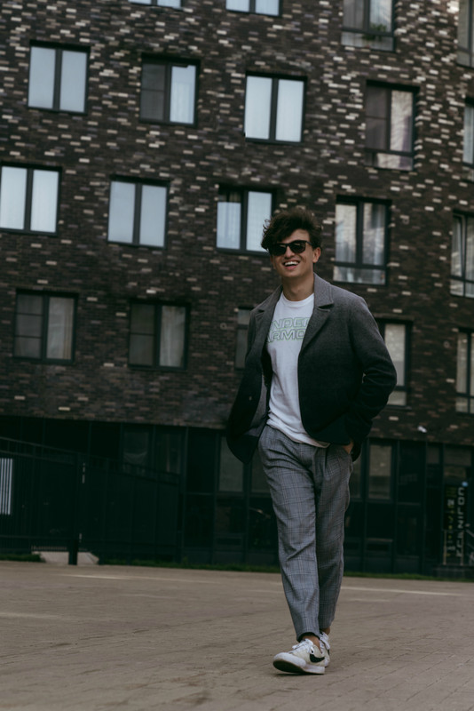 внизкомкачестве