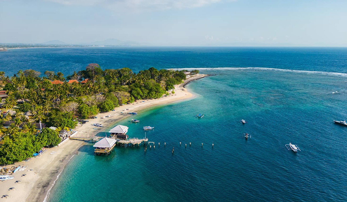 Menyusuri Pesona Keindahan Pantai Senggigi yang Bikin Lupa Pulang