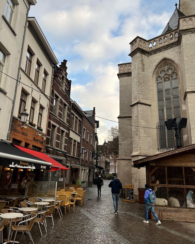 5EAE9765-E2C7-4CE6-8E59-9BC5509CE83F