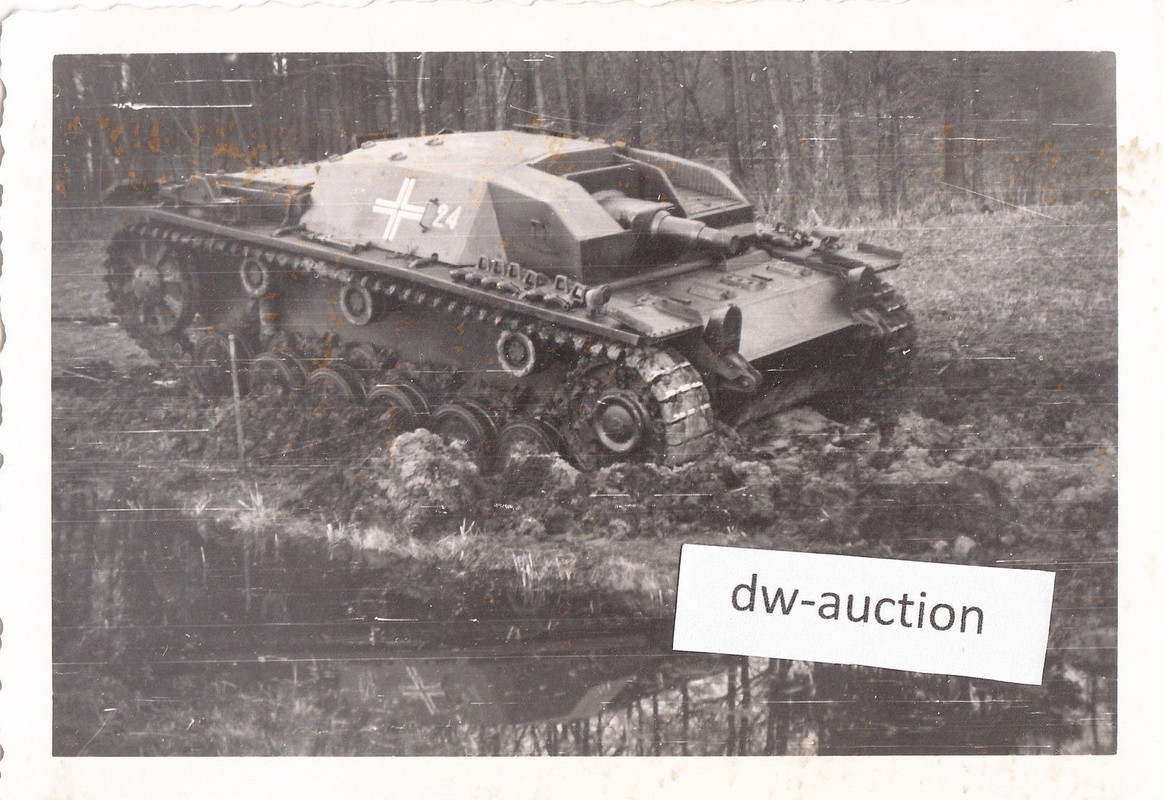 Sturmgeschütz mit Nummer 24